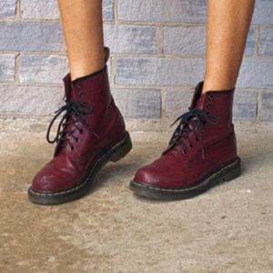 DR MARTENS BURGUNDY SHOES